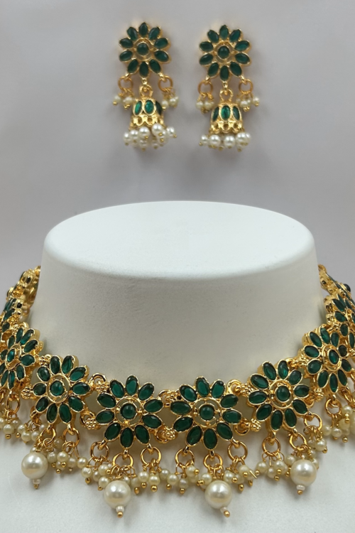 Green Color Round Shape Necklace with Jhumka