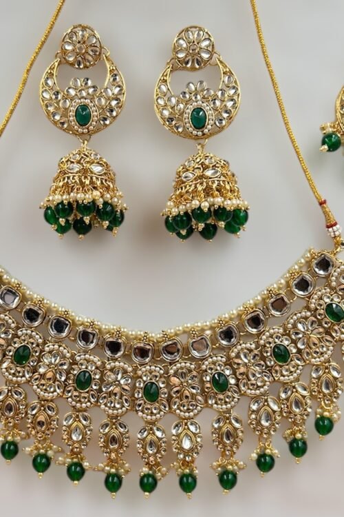 Beautifull dark green necklace set