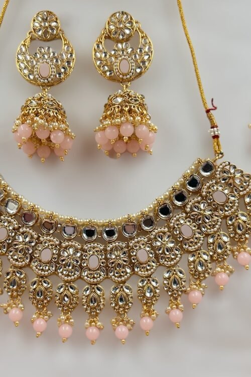 Beautifull Baby pink necklace set