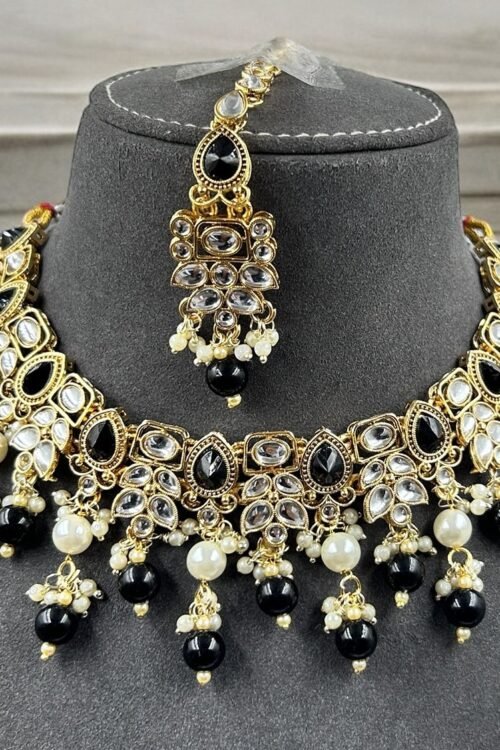 Trandy Gold and black beads necklace set with earring